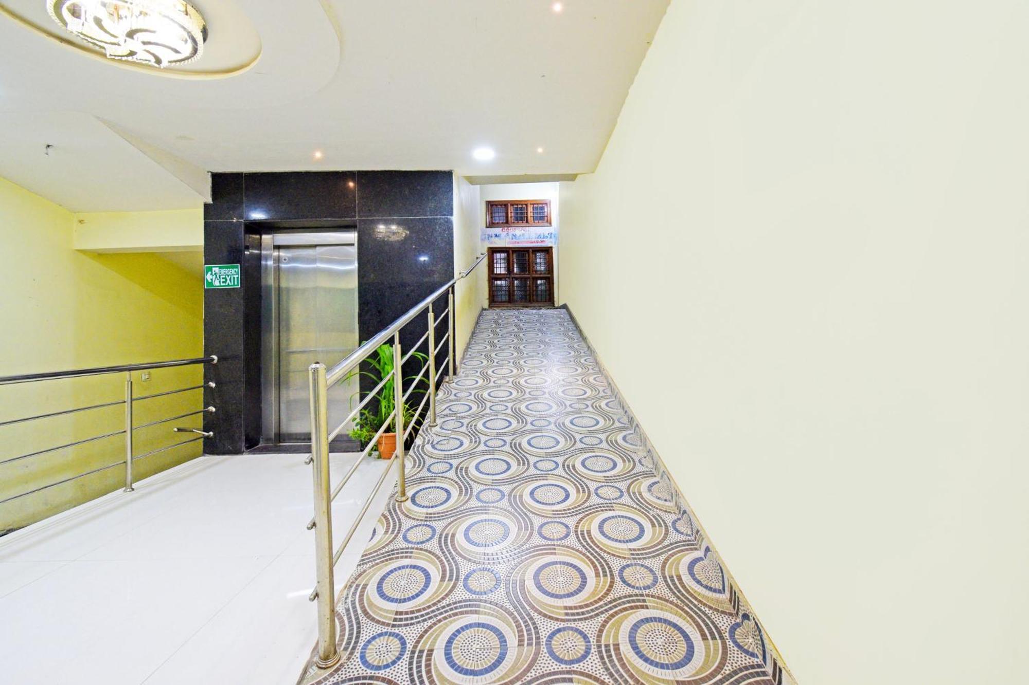 Super Townhouse Mancherial Mancherāl المظهر الخارجي الصورة